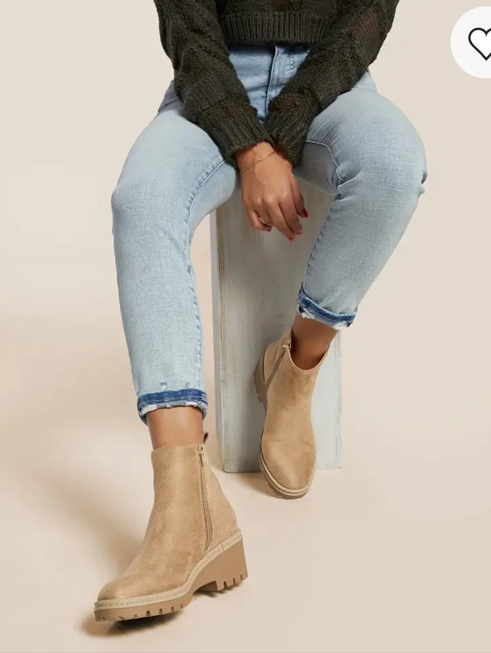NWOT MIA Phinly Wedged Lug Ankle Boot - Taupe Size 9 (Flaw In Photos)